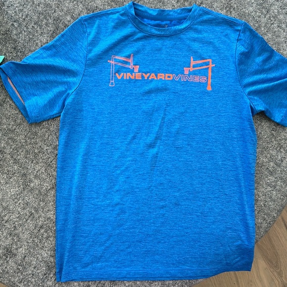Vineyard vines performance t boys size medium - Picture 1 of 1
